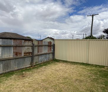 9 James Street, SHEPPARTON VIC 3630 - Photo 2