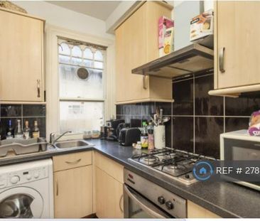 3 bedroom flat to rent - Photo 4