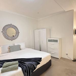 Modern Living in the Iconic 'Astoria' Building - Photo 2