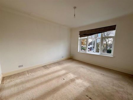 4 bedroom semi-detached house to rent - Photo 5