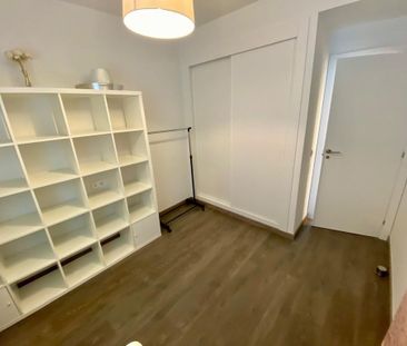 3 room luxury Apartment for rent in Estepona, Andalusia - Photo 2