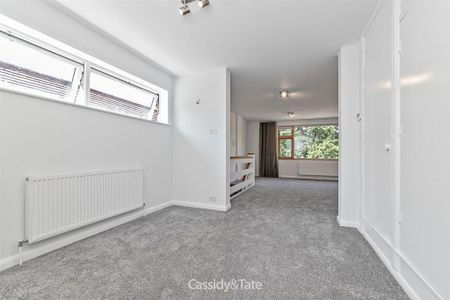 4 bedroom detached house to rent - Photo 3
