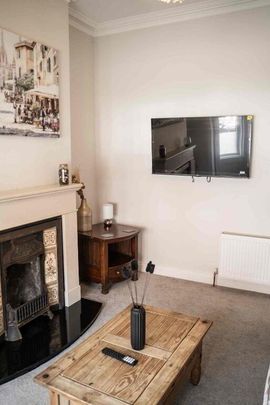263 Ravenhill Avenue, Belfast, BT6 8LF - Photo 1