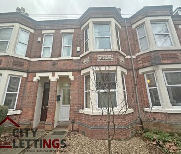 6 Bedroom Mid Terraced House - Photo 3