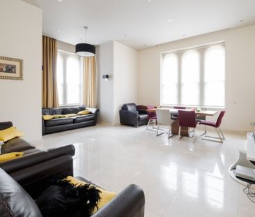 4 bedroom flat to rent - Photo 1