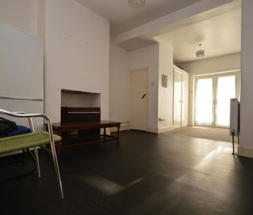 3 bedroom end of terrace house to rent - Photo 1