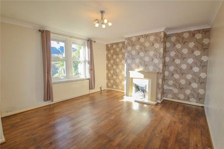 3 bedroom end of terrace house to rent - Photo 2