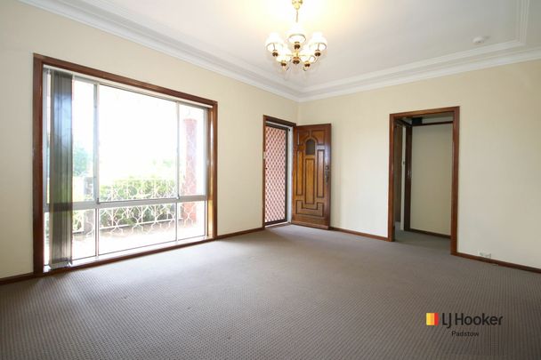 Convenient Padstow Living with Bonus Retreat Space - Photo 1
