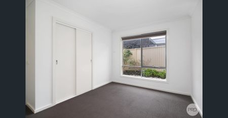 MODERN TOWN HOUSE CLOSE TO THE BALLARAT CBD - Photo 5