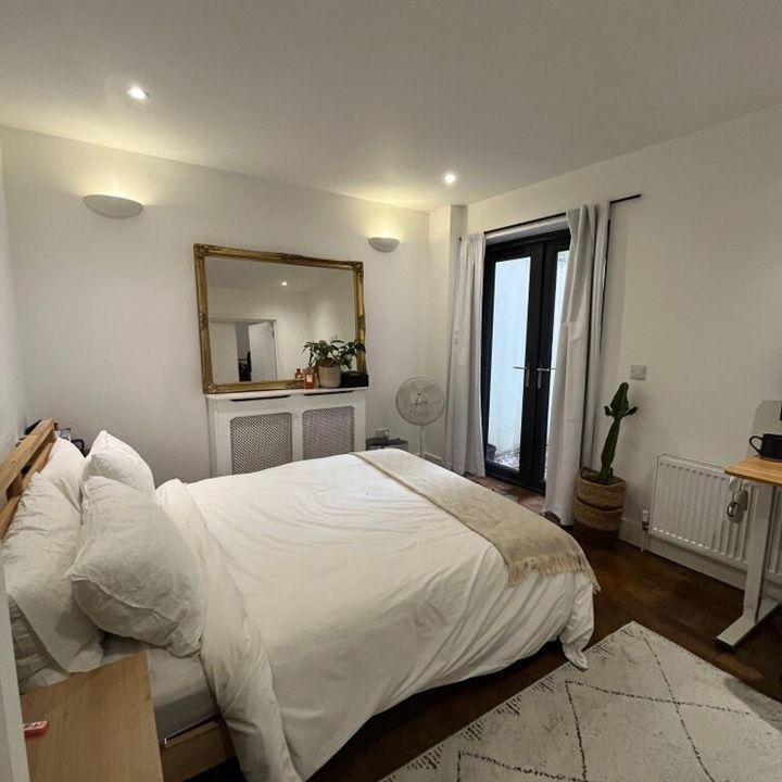 1 Bed Flat, Graham Road, E8 - Photo 1