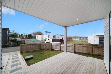 Nice and New in Opaheke - Photo 4