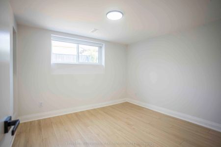 15 Shademaster Court #LOWER - Photo 2