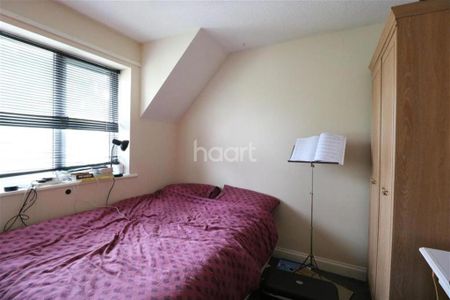 3 bedroom detached house to rent - Photo 2