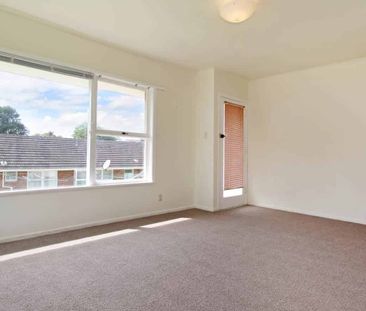 Tidy two bedroom unit - Photo 5