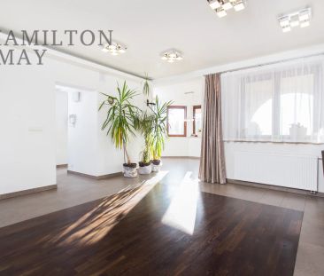 Przestronny dom z czterema sypialniami położony na malowniczej, pię... - Photo 5