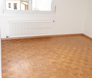 Appartement en attique dans le quartier de St-Jean - Charmilles - Photo 1
