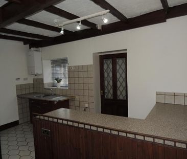 2 bedroom terraced house to rent - Photo 4