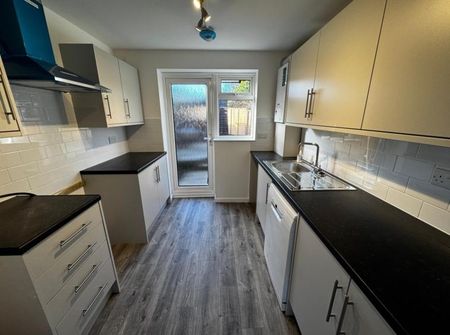 Shooters Road, Enfield - Photo 2