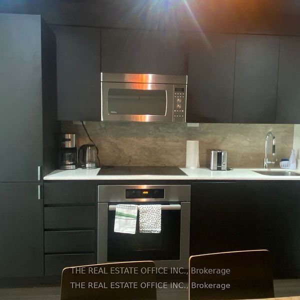 For Lease - 112 Fort York Boulevard, Toronto, Ontario - Photo 1