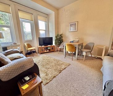 2 bedroom ground floor flat to rent - Photo 2