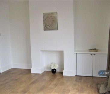 2 bedroom bungalow to rent - Photo 2