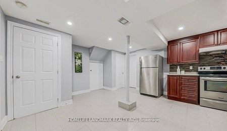 For Lease - 1336 Pharmacy Avenue, Toronto, Ontario - Photo 4