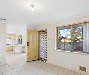 Dianella - Photo 5