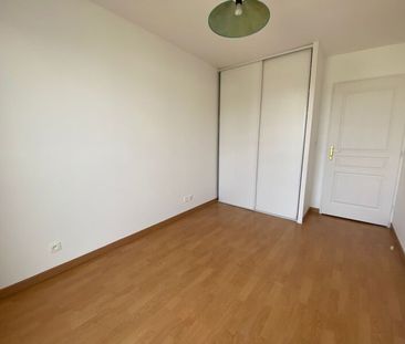 Location Appartement 2 pièces 42m² ST DENIS DE L HOTEL 45550 - Photo 3
