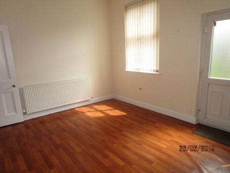 2 bedroom terraced house to rent - Photo 2