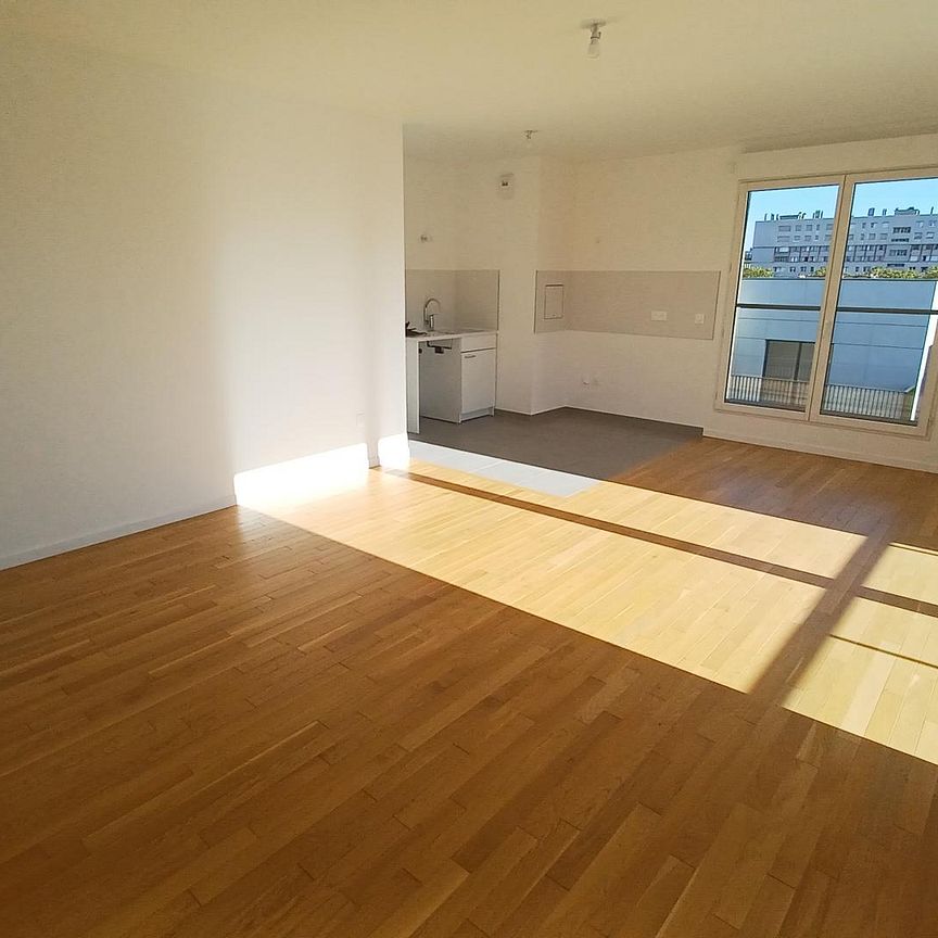 location Appartement F5 DE 102.41m² À CLICHY - Photo 1