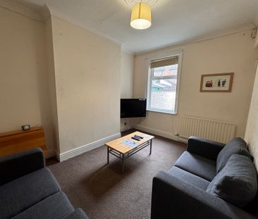 Ratcliffe Street, Burton Stone Lane - P1933 - Photo 1