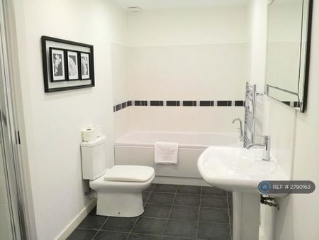 1 bedroom flat to rent - Photo 2