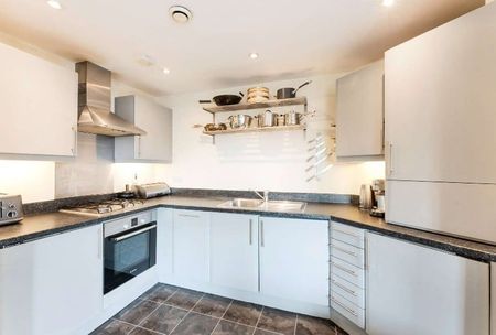 2 Bed Flat, Cuthbert Bell Tower, E3 - Photo 4