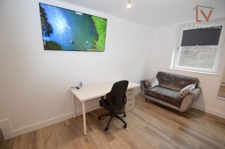 Hartley Avenue - Photo 5