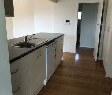 Convenient location - Photo 3