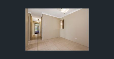 Family Oasis: 4-Bed House with AC, Modern Kitchen & Easy-Care Gardens - Photo 5