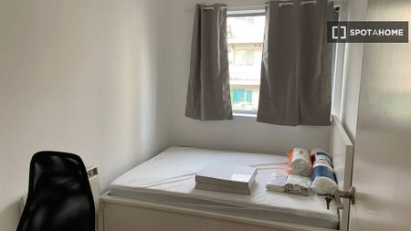 {{ $('Parse Objects').item.json.seoTitle }} - Photo 3