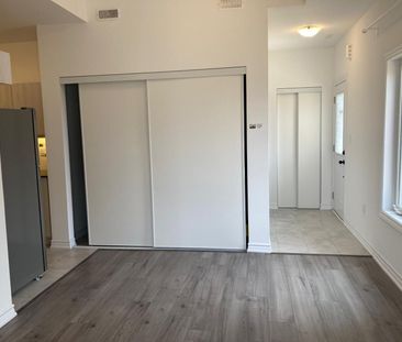 For Lease - 31 Pumpkin Corner Crescent, Barrie, Ontario - Photo 2