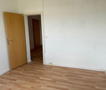 Kleine 4-Raum Wohnung Nähe Elsteraue und mit Loggia! - Foto 3