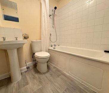 2 bedroom terraced house to rent - Photo 2