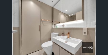 STUNNING APARTMENT AT THE PEAK! - Photo 4