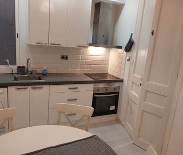 Apartamento de alquiler en Carrer de Viladomat, La Nova Esquerra de... - Photo 1