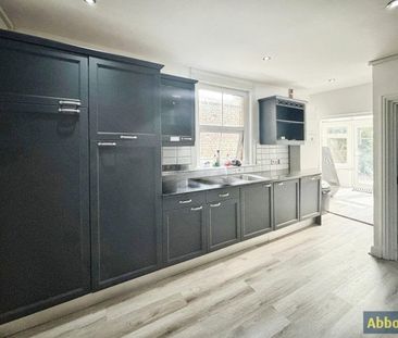 Ashingdon Road, Rochford - Photo 3