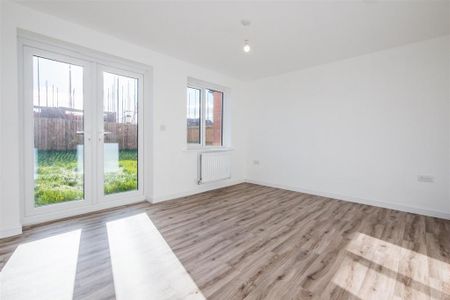 3 bedroom semi-detached house to rent - Photo 3