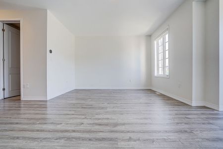 For Lease - 3353 Carding Mill Trail, Oakville, Ontario - Photo 4