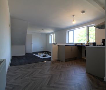 3 bed flat to rent Church Street, Church Gresley DE11 - Photo 1