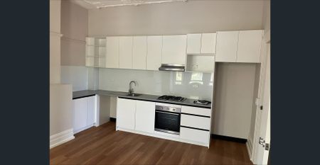 Light-filled 2-bedroom Affordable Housing Apartment in Bondi Junction - Photo 5