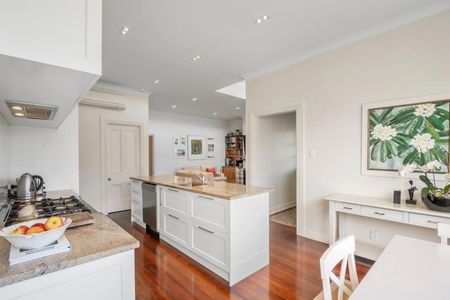 REMUERA - 4 Bedrooms Big House - Photo 4