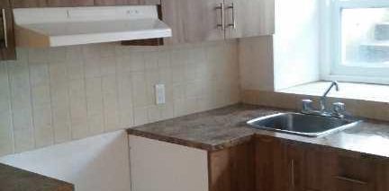 Logement 3 1/2 avec 2 stationnements exterieurs - Photo 2