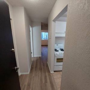 1 Bed 1 Bath Available In Beautiful - Photo 2